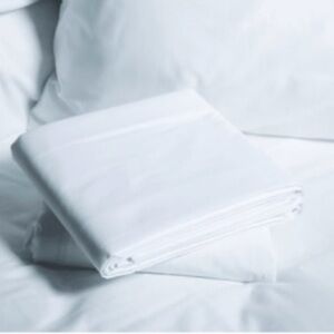 White Flat King Size Flat Sheet 116 x 109 Green Hem Brand New IHG Hotel